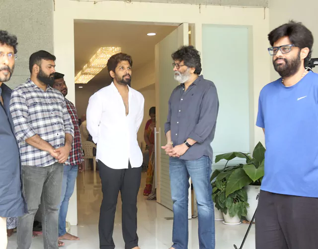 Trivikram Srinivas and Naga Vamsi Pays Homage to Allu Kanakaratnam